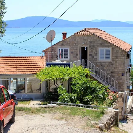 Pensionat Triple Sladjenovici 2161a